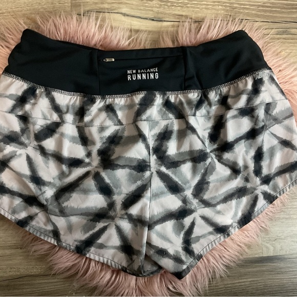 New Balance Black Athletic Short Size S - Picture 5 of 8